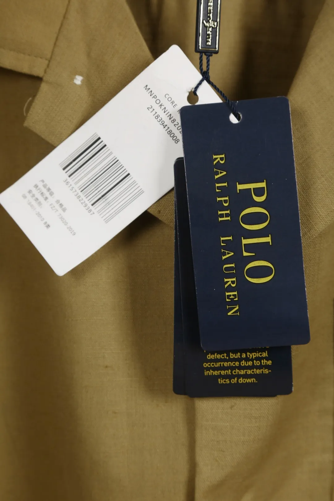 P230 Actual photo [High-end quality] Style number: 25055# Color: Navy blue/off-white/ice blue/light pink/chicken yellow/khaki Size: S to XL - Ralph Lauren/Ralph Lauren 25SS Summer popular high-quality old money style Cuban collar pocket style short-sleeved linen couple shirt - ingeniously restored 95% cotton blended bamboo linen, pre-washed, tight and soft texture ✅ - 100% restored workmanship Complete professional shirt with embedded clips in bifurcated sleeves, top button earrings ✅ - Custom dyed original pearlescent white buttons with different sizes ✅ - Special shaped chiffon foil inside the collar door tube, which is not easy to deform and pull ✅ - Ralph Lauren/linen pocket style short-sleeved shirt. It is different from the classic style and has a niche style. It perfectly combines comfort and high-end. An indispensable piece in summer. It is both cool and textured. It is the king of ins style with every snap. It can be used for commuting and vacationing. There’s no pressure to switch between different styles, and the classics never go out of style.